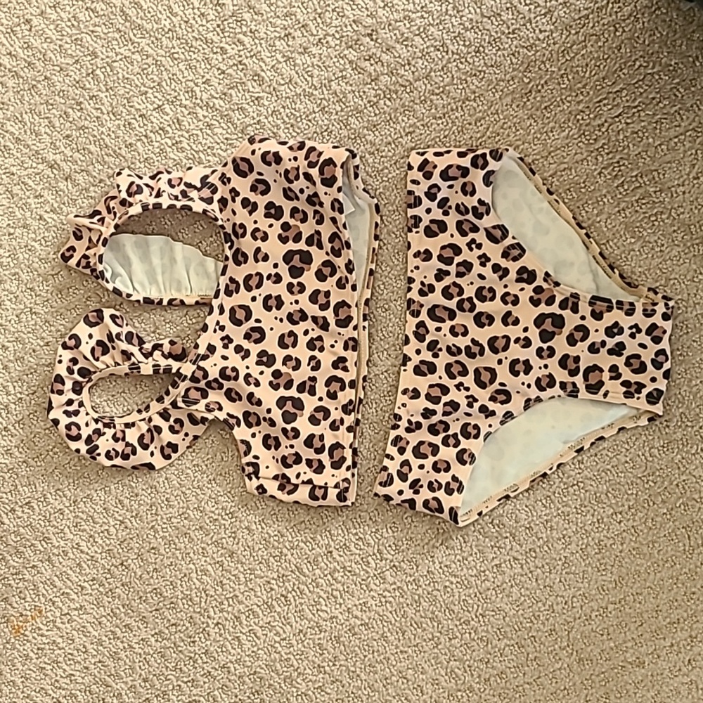 H&M bikini girls leopard